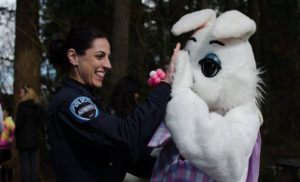 Auburn Police Officers Association, APOA, Auburn Police Department, APD, Auburn WA Police, City of Auburn, Easter Bunny, Cop and Easter Bunny, High Five