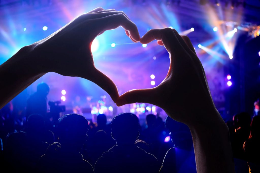 hand heart, music, concert