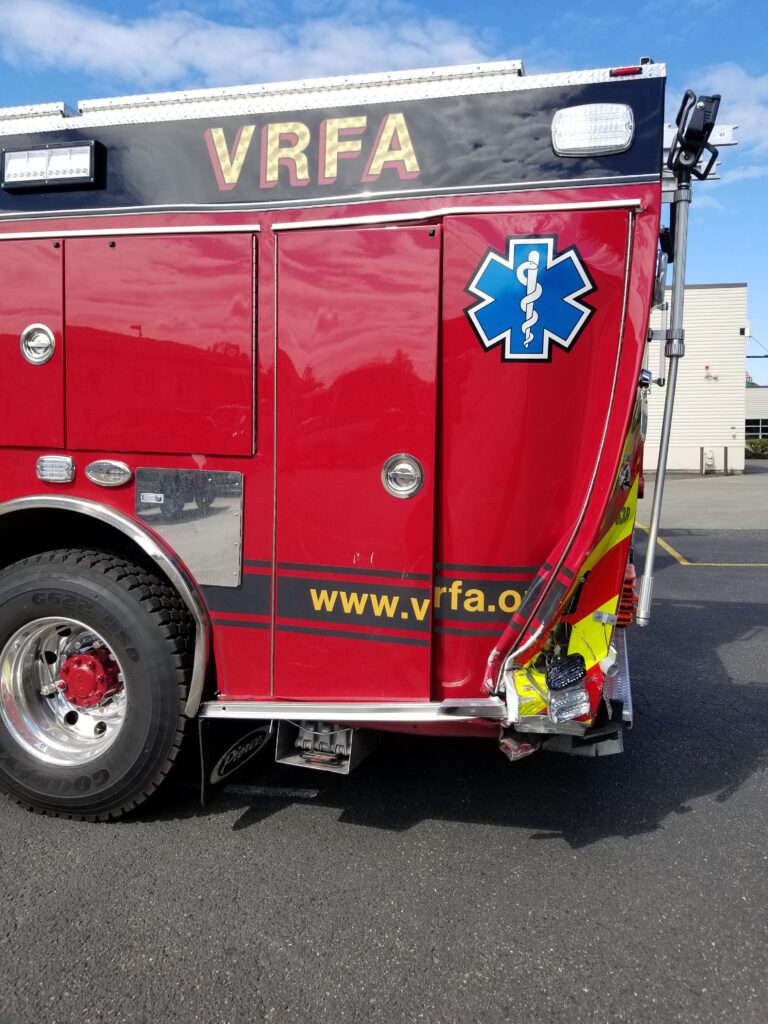 VRFA, valley regional fire authority, auburn wa fire department, moveover, slow down move over, fire engine damaged,