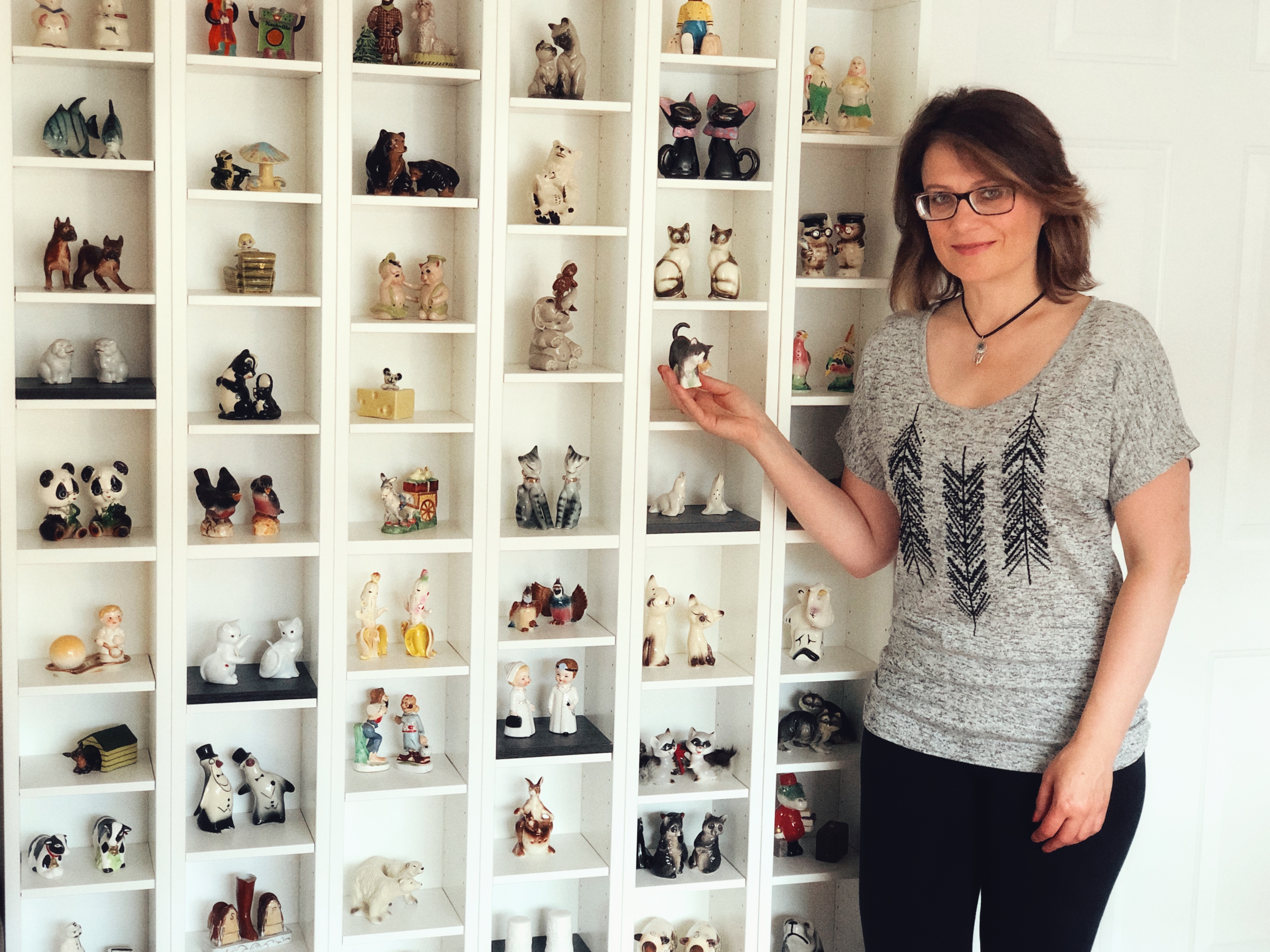 nadine pavlov salt and pepper shaker collection, salt and pepper shakers, vintage salt and pepper shakers, salt and pepper shakers, salt and pepper shakers, salt and pepper shaker collection, salt and pepper shaker collector, salt and pepper shakers auburn wa, salt and pepper shaker collection auburn wa