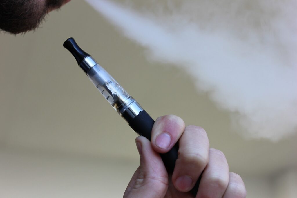 vape, vape pen, vaping, vaping illness, lung disease caused by vaping