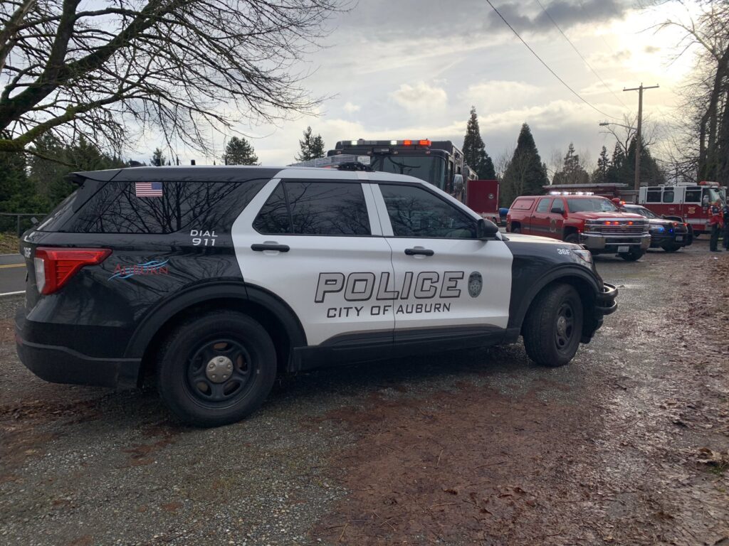 VRFA, car submerged, green river, apd, valley regional fire authority, chief miller