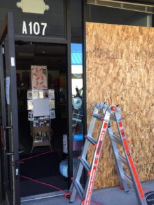 Bigfoot quilts, auburn wa quilt, auburn wa looting, auburn wa riot, auburn wa business