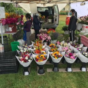 auburn farmers market, auburn wa farmers market, flower vendor farmers market