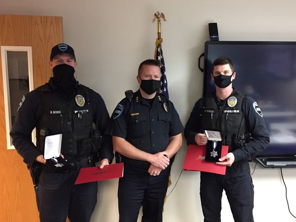 apd, auburn wa police department, auburn wa life saving award, multicare auburn medical center, king county medic one, narcan, chief dan o'neil, officer bemis, officer mcnabb