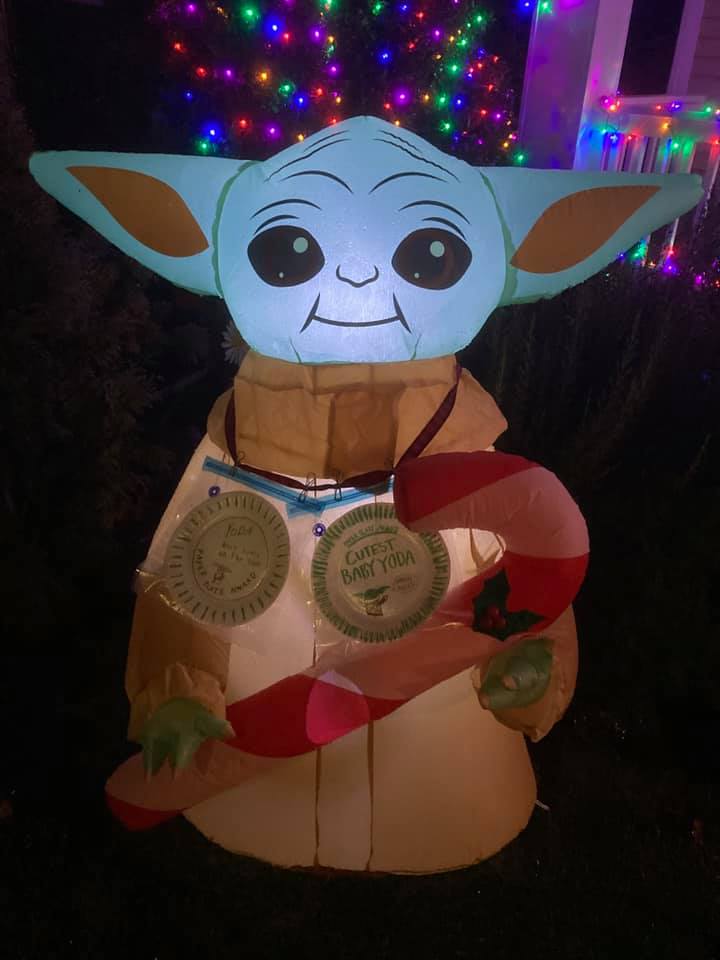 paper plate awards, lakeland hills lights, paper plate awards 2020, paper plate awards auburn, paper plate award lakeland, lakeland christmas, baby yoda award