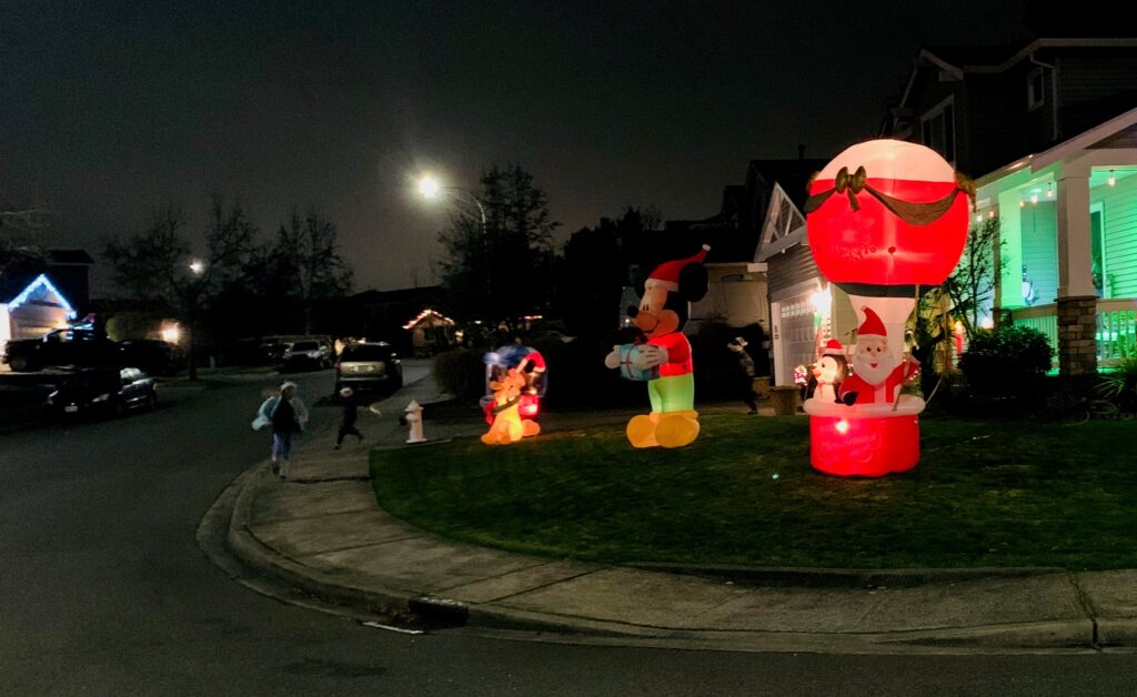 paper plate awards, lakeland hills lights, paper plate awards 2020, paper plate awards auburn, paper plate award lakeland, lakeland christmas