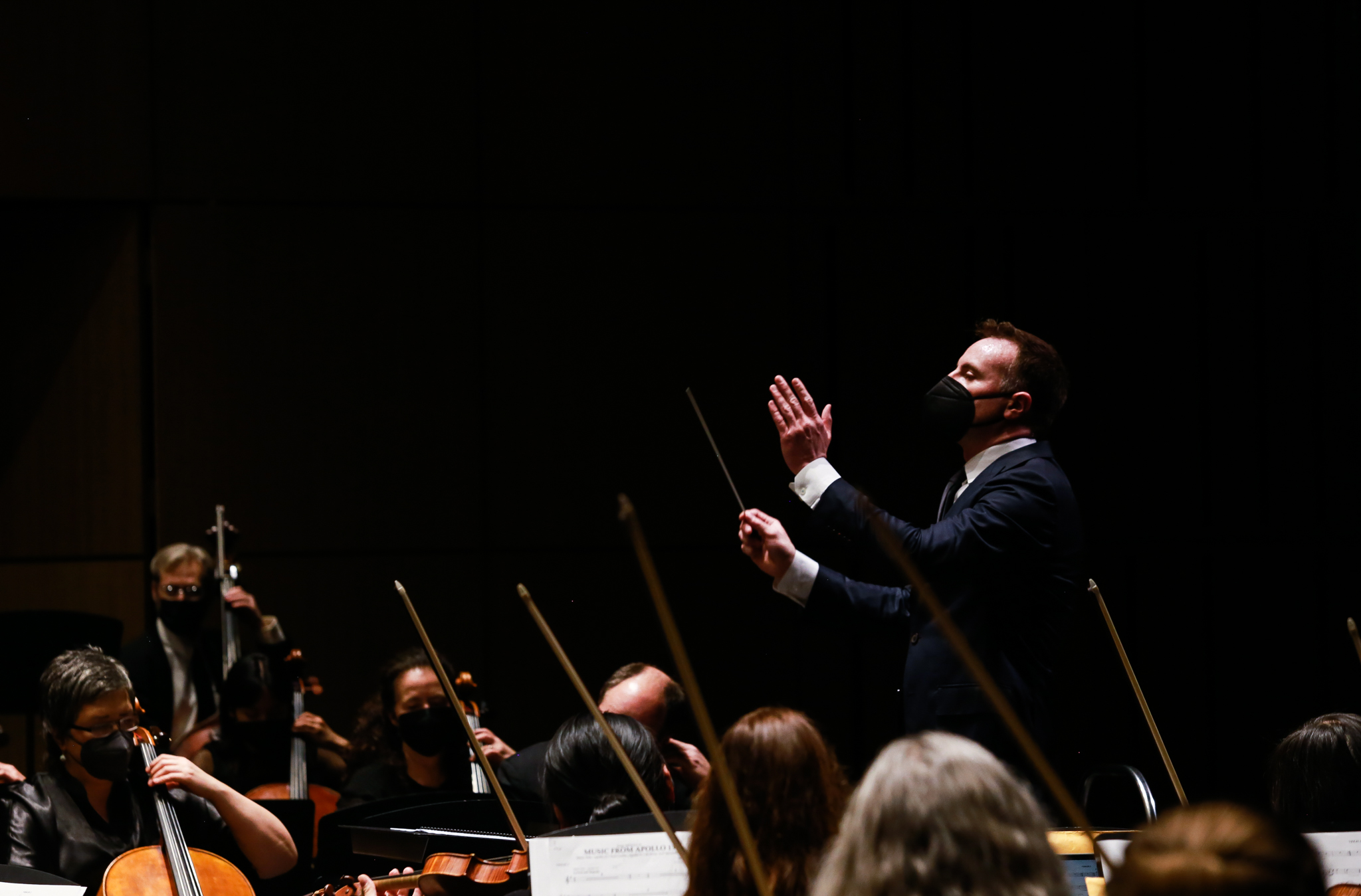 Musical Director Wesley Schulz conduct the Auburn Symphony Orchestra